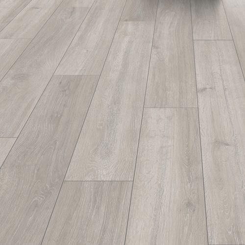 LAMINATE  FLOORING